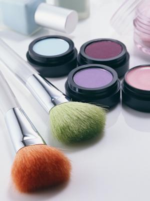 気になる目元におすすめのアイクリーム